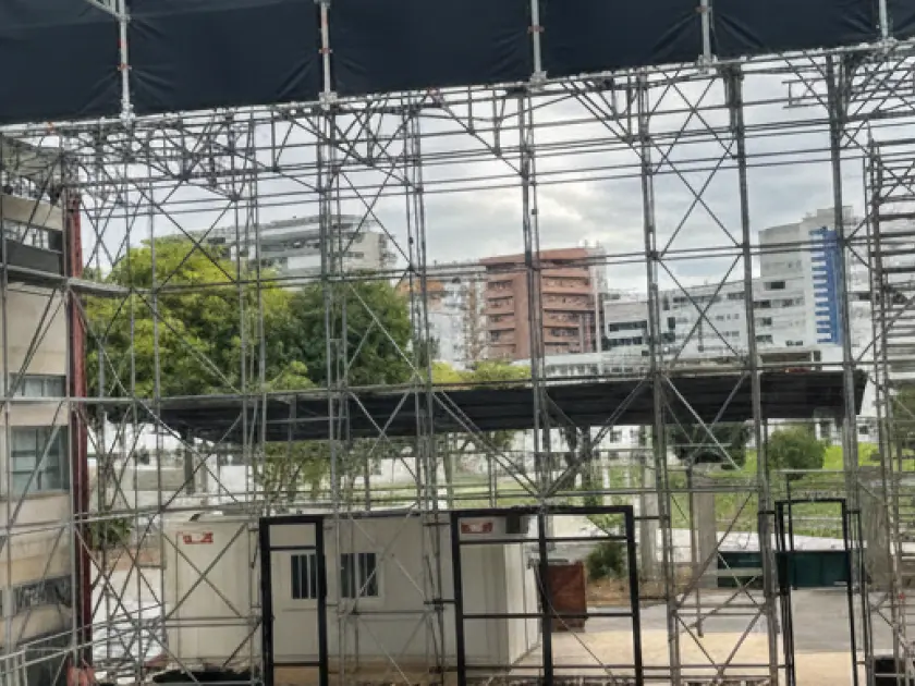 Festival de Almada: Infraestruturas de Espetáculo e Bancadas | Género Inédito