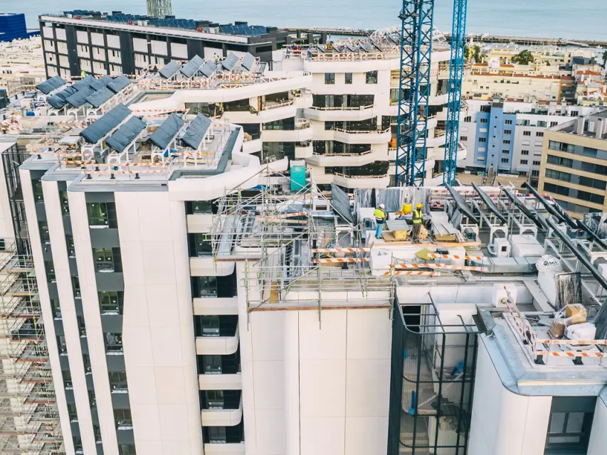 Montagem de Andaimes no Empreendimento Distrikt | Género Inédito