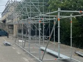 Festival de Almada: Infraestruturas de Espetáculo e Bancadas | Género Inédito